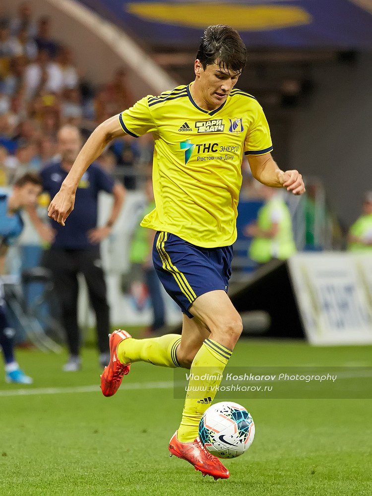 Eldor Shomurodov of FC Rostov in action